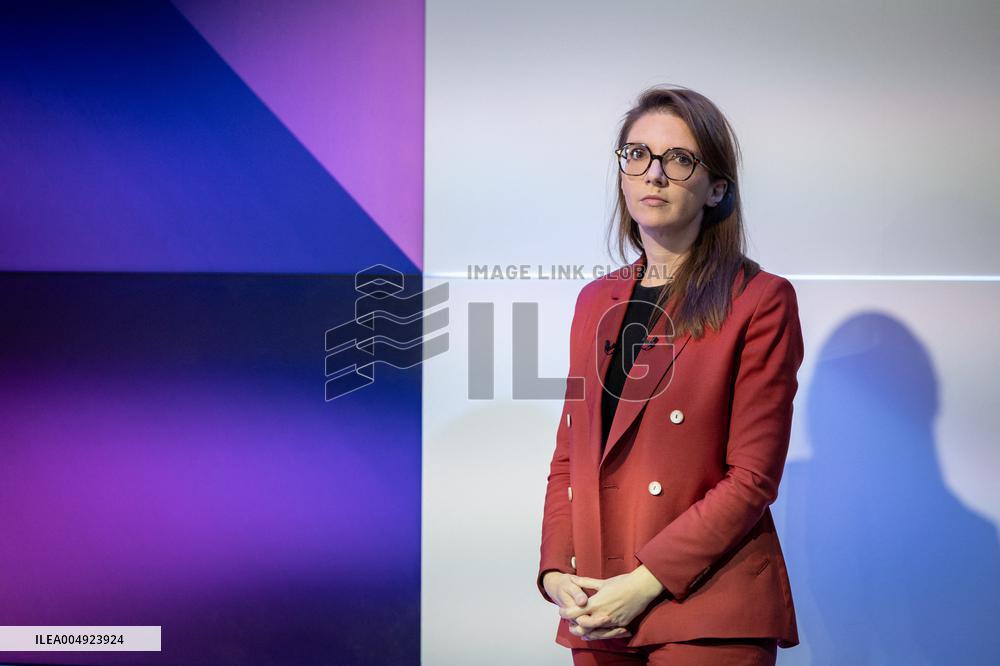 Aurore Berge on DImanche En Politique - Paris AJ