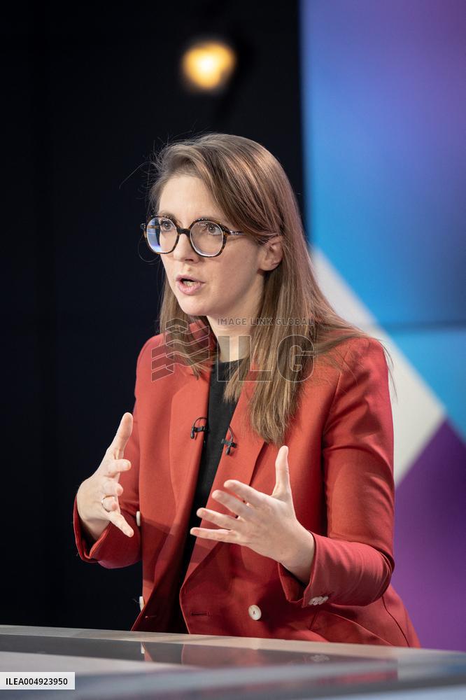 Aurore Berge on DImanche En Politique - Paris AJ