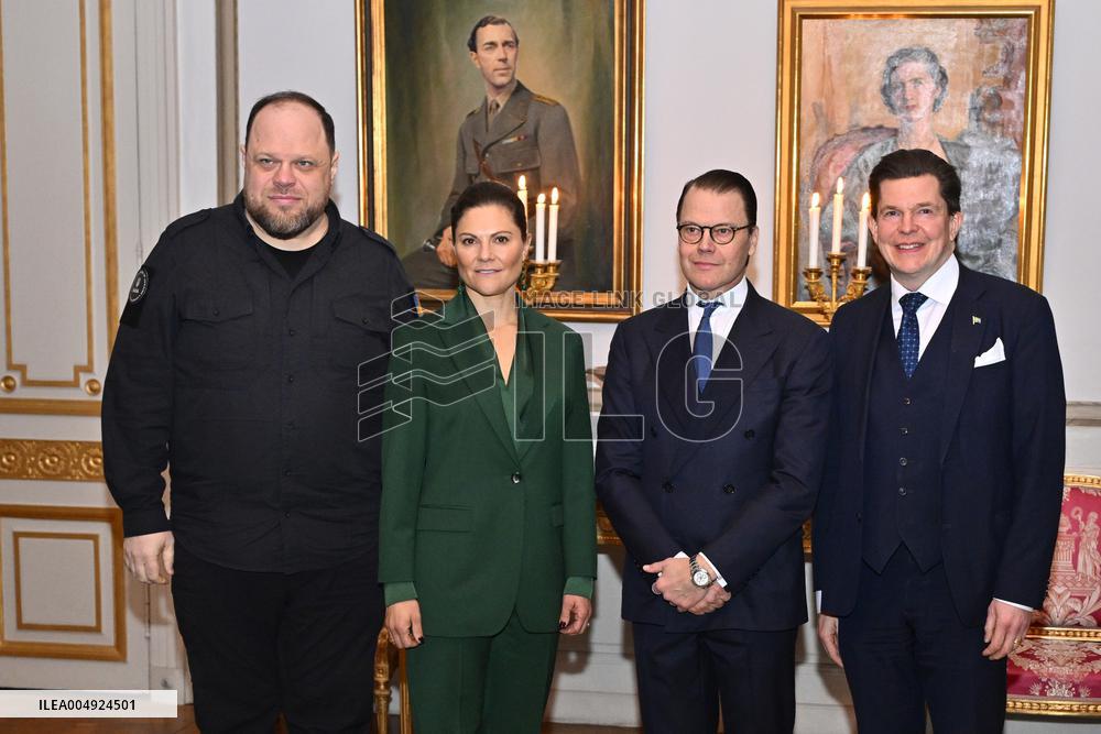 CROWN PRINCESS COUPLE CRIMEAN PLATFORM