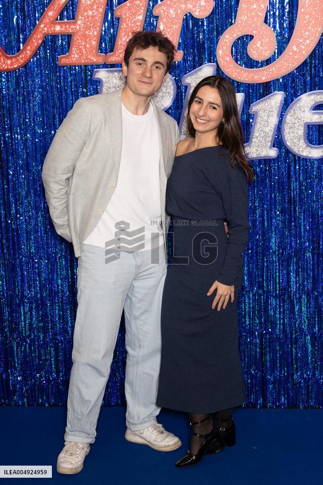 Sur Un Air De Blues - Song Sung Blue Paris Premiere NB