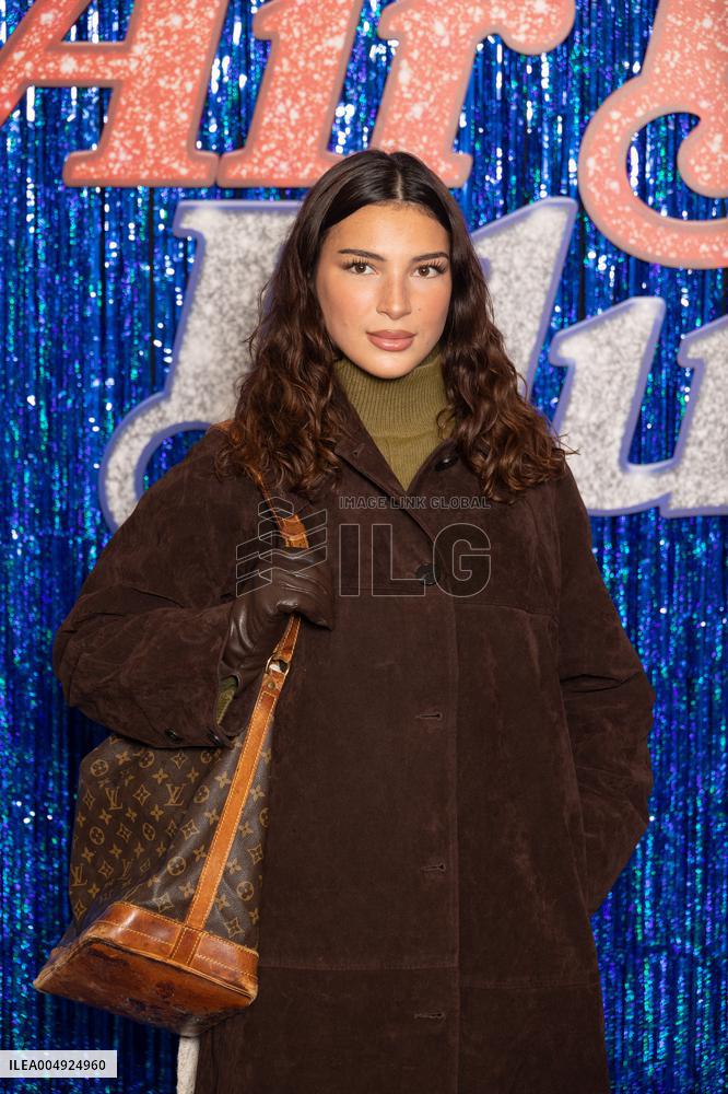 Sur Un Air De Blues - Song Sung Blue Paris Premiere NB