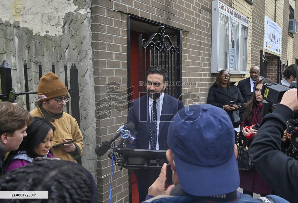 Mayor-elect Mamdani Attends Sunday Mass in Bronx, NYC