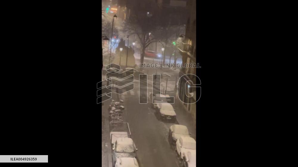France: Paris Area Sees Snow After Storm, Driving Restrictions Stay in Place 2