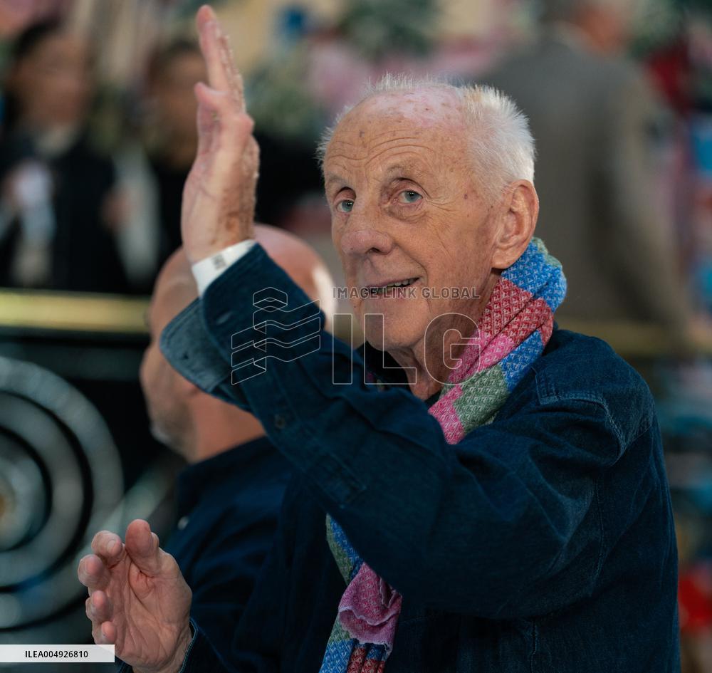 Irish Fashion Designer Paul Costelloe Dies Aged 80 - London