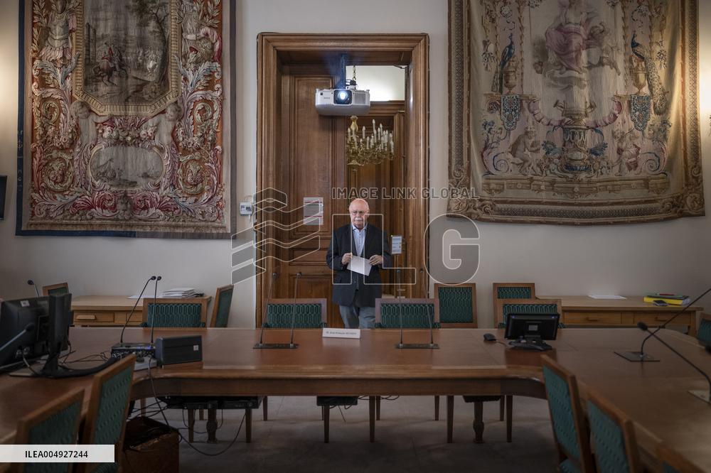 Press Conference By Senators On The 2026 Finance Bill - Paris