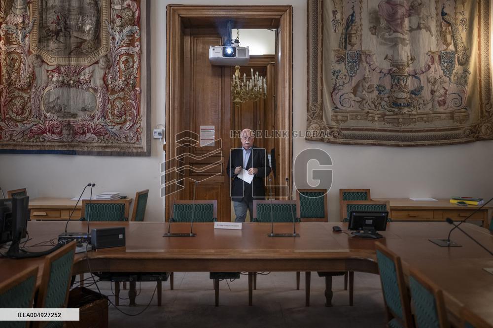 Press Conference By Senators On The 2026 Finance Bill - Paris