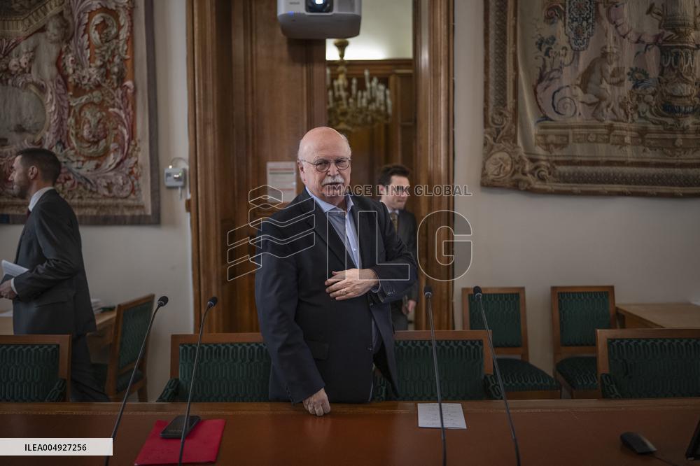 Press Conference By Senators On The 2026 Finance Bill - Paris