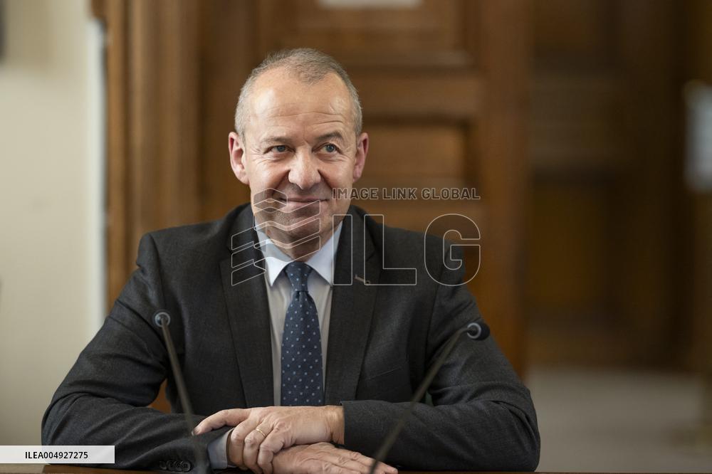 Press Conference By Senators On The 2026 Finance Bill - Paris