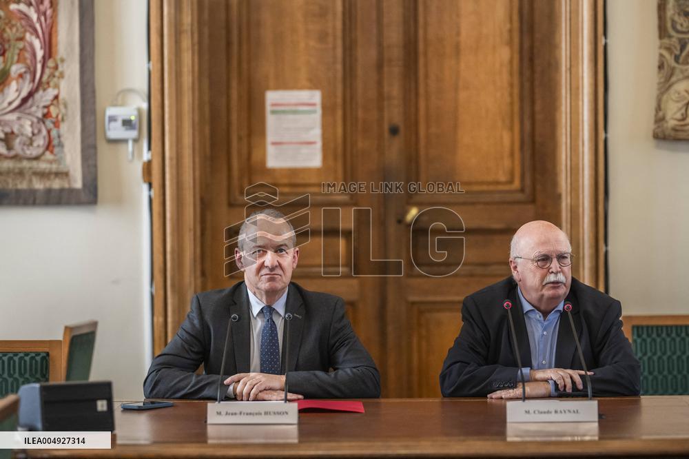 Press Conference By Senators On The 2026 Finance Bill - Paris