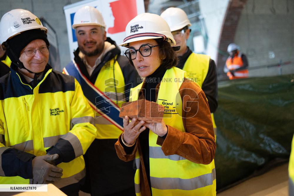 Rachida Dati visits La Courneuve Six Routes station construction site