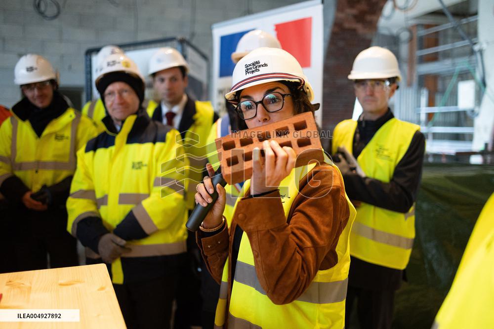 Rachida Dati visits La Courneuve Six Routes station construction site