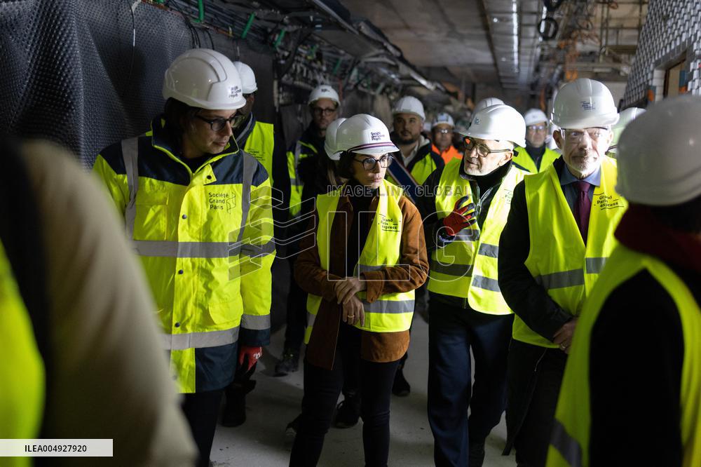 Rachida Dati visits La Courneuve Six Routes station construction site