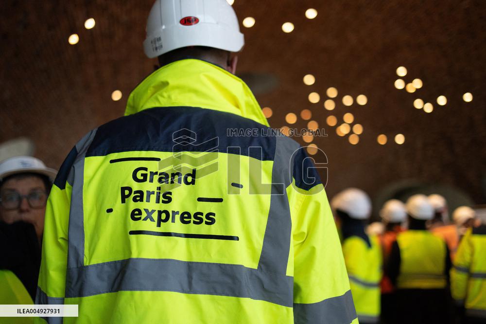 Rachida Dati visits La Courneuve Six Routes station construction site