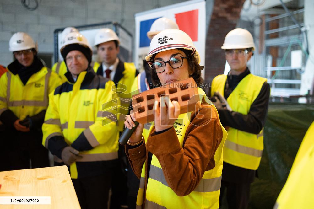 Rachida Dati visits La Courneuve Six Routes station construction site