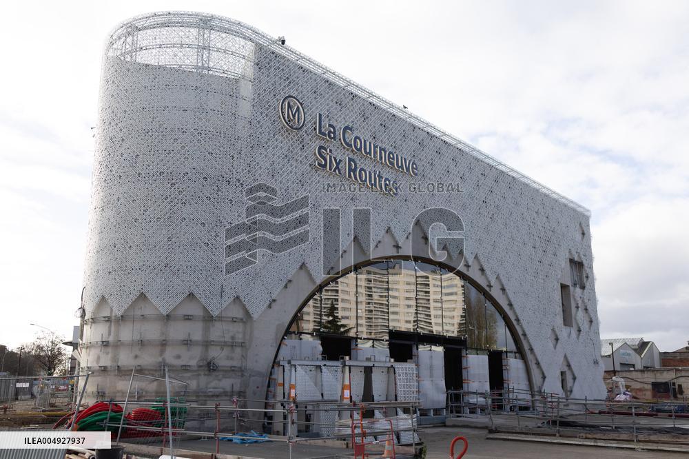 Rachida Dati visits La Courneuve Six Routes station construction site