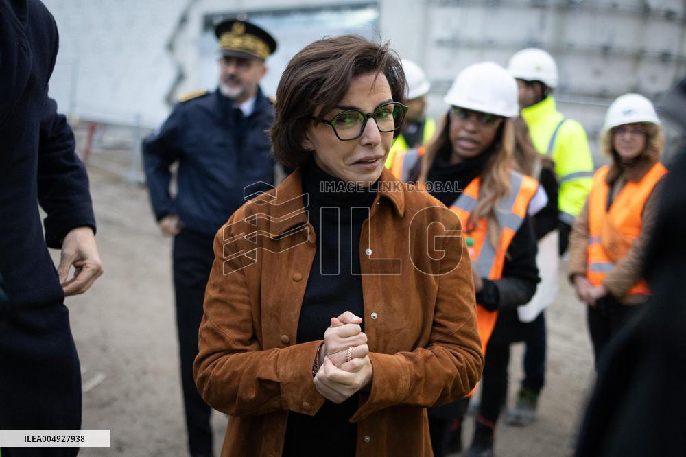 Rachida Dati visits La Courneuve Six Routes station construction site