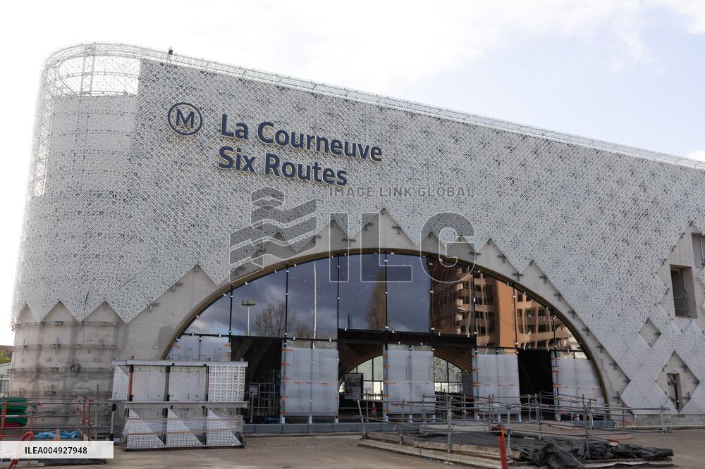 Rachida Dati visits La Courneuve Six Routes station construction site