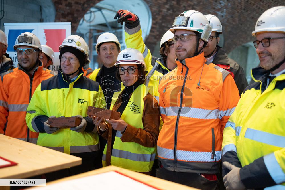 Rachida Dati visits La Courneuve Six Routes station construction site