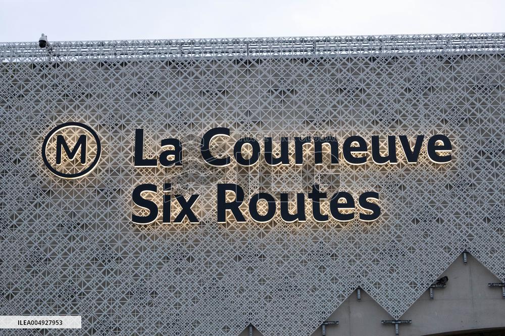 Rachida Dati visits La Courneuve Six Routes station construction site