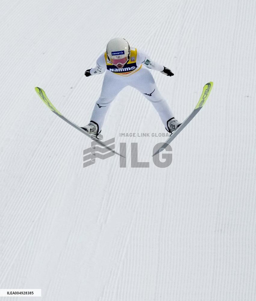 Ski jumping: World Cup in Lillehammer