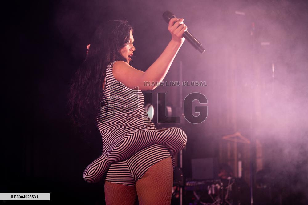 Alessi Rose In Concert - London