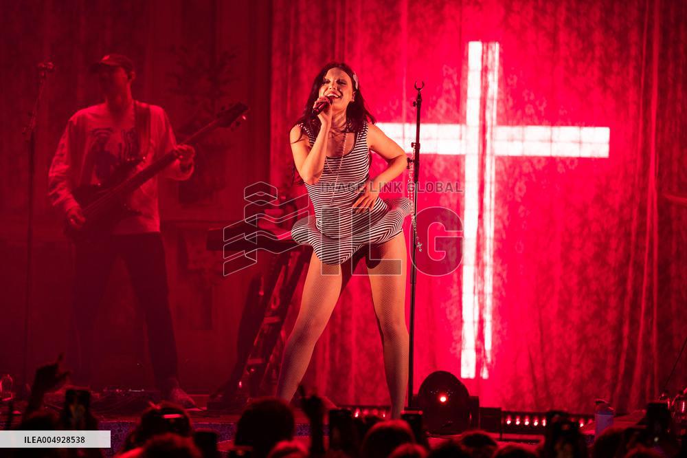 Alessi Rose In Concert - London