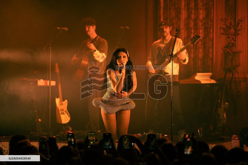 Alessi Rose In Concert - London