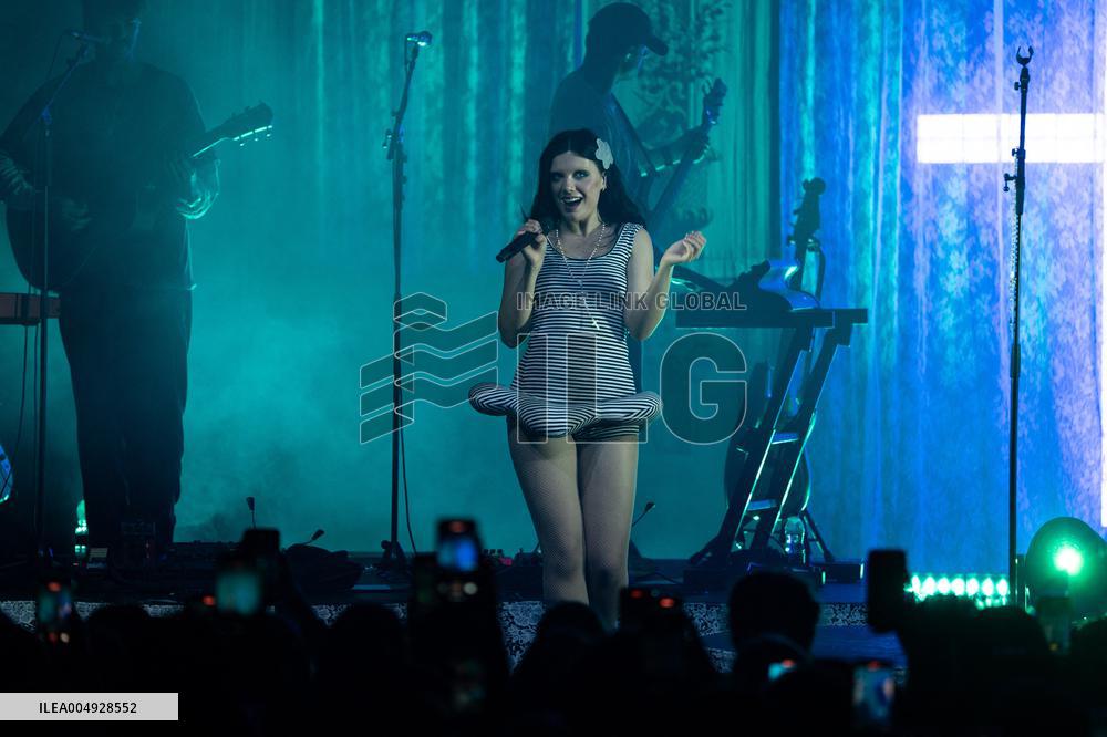 Alessi Rose In Concert - London