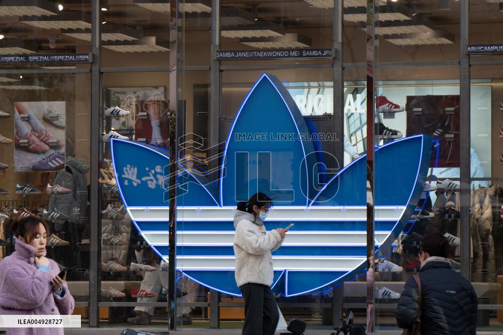 Adidas Store