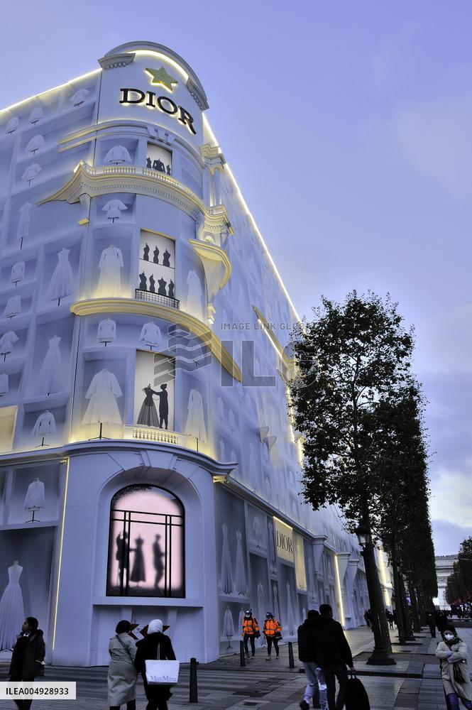 Illustration - Christmas in Paris