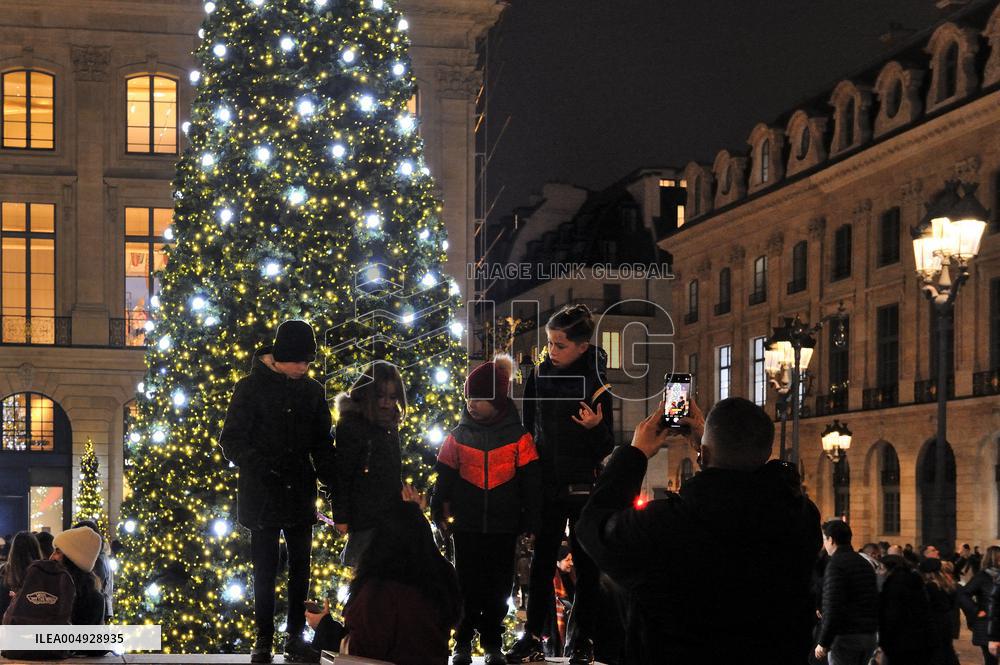 Illustration - Christmas in Paris