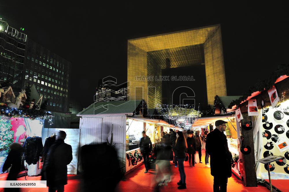 Illustration - Christmas in Paris