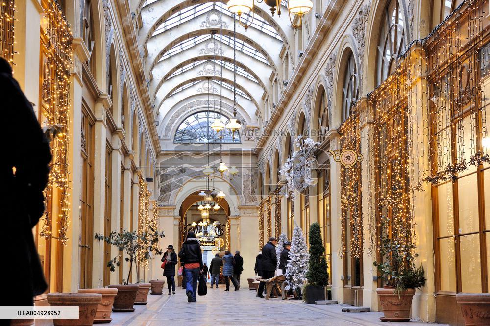 Illustration - Christmas in Paris