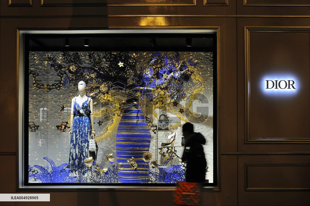 Illustration - Christmas in Paris