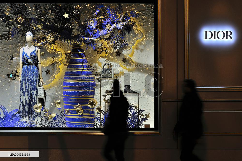 Illustration - Christmas in Paris