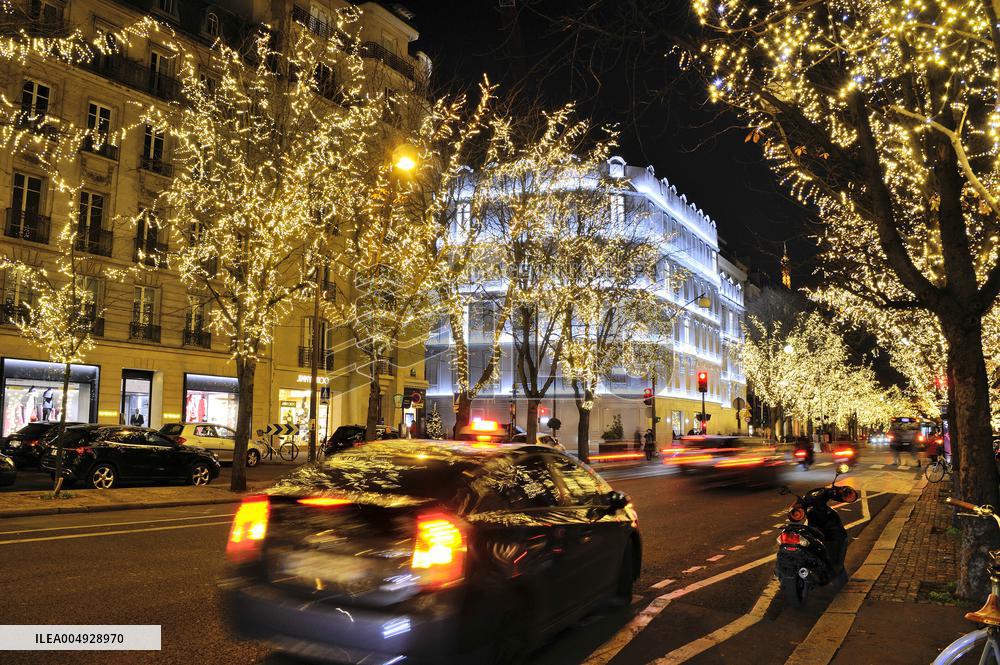 Illustration - Christmas in Paris