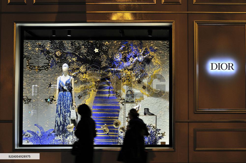 Illustration - Christmas in Paris