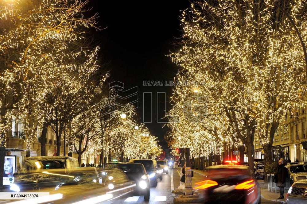 Illustration - Christmas in Paris