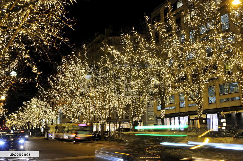 Illustration - Christmas in Paris