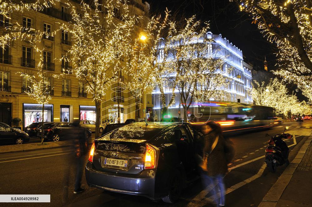 Illustration - Christmas in Paris