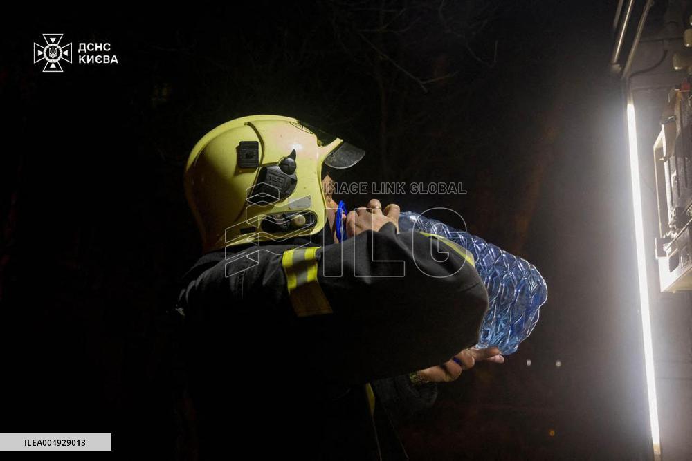 Night Attack in Kyiv Leaves Six Dead - Ukraine