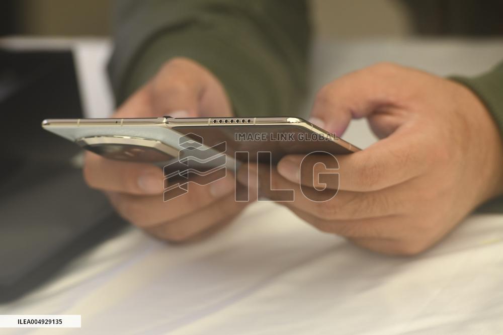 HUAWEI Mate 80 Mate X7 Smartphone