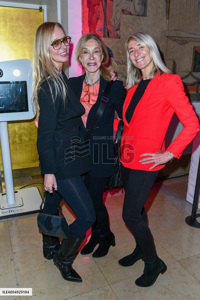 Woman of Influence Award - Paris