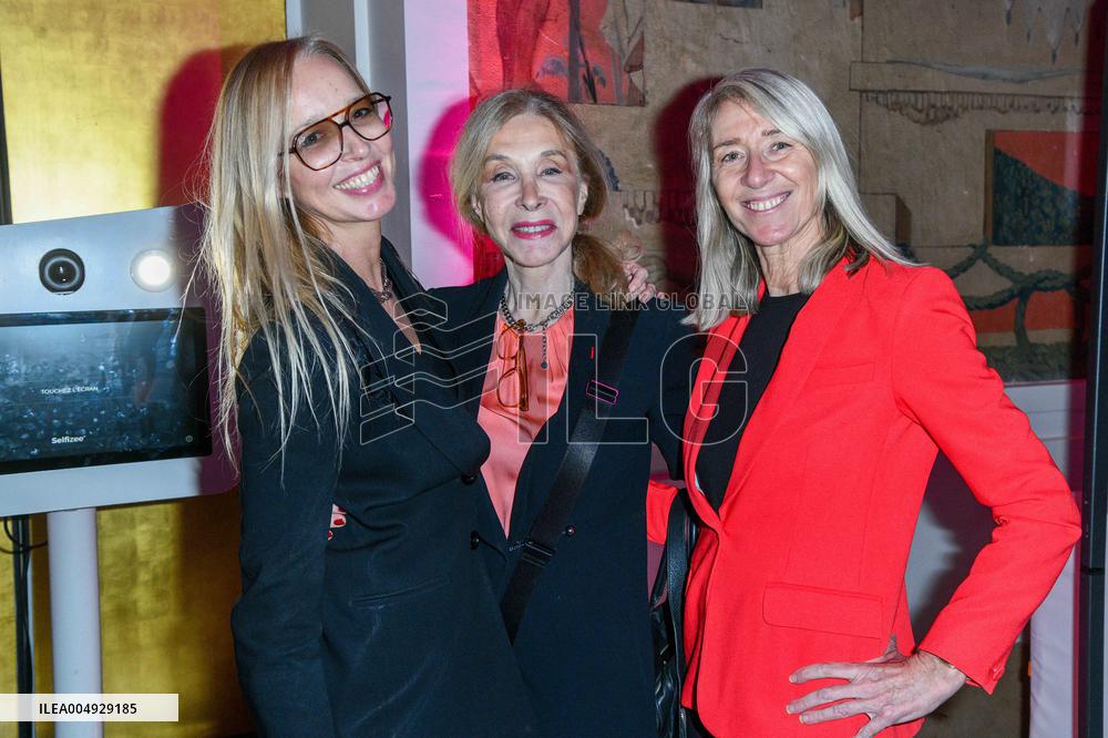 Woman of Influence Award - Paris