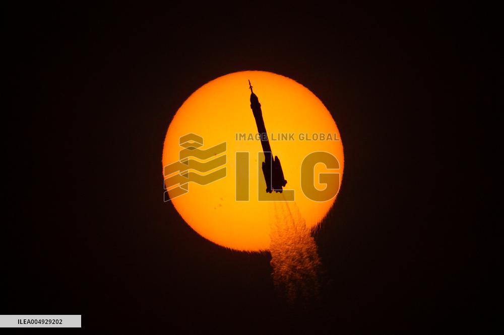 China Sends Shenzhou-22 To Orbit - Jiuquan