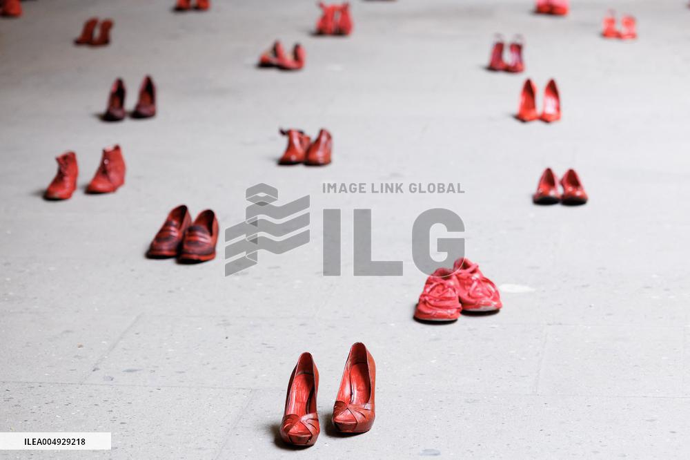 Zapatos Rojos Installation Inauguration - Rome