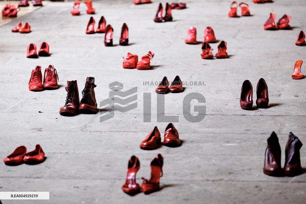 Zapatos Rojos Installation Inauguration - Rome
