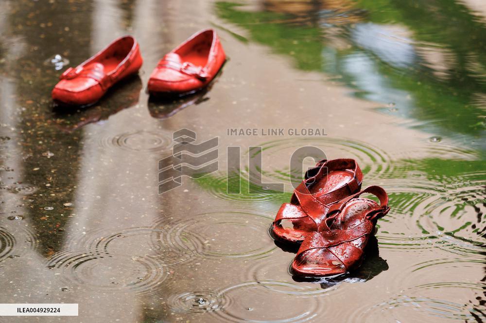 Zapatos Rojos Installation Inauguration - Rome