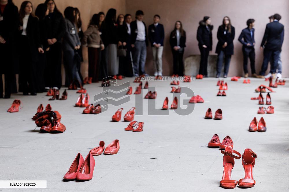 Zapatos Rojos Installation Inauguration - Rome