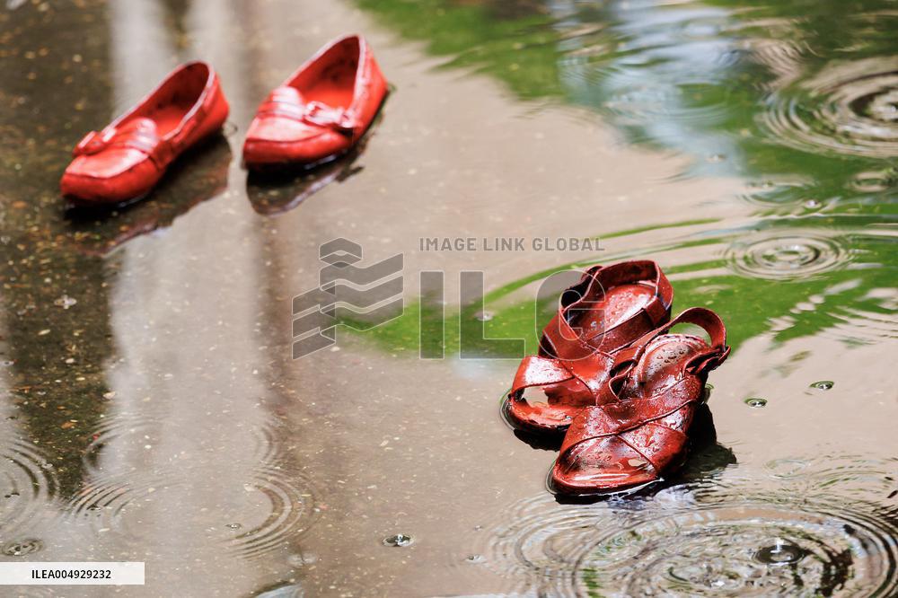 Zapatos Rojos Installation Inauguration - Rome